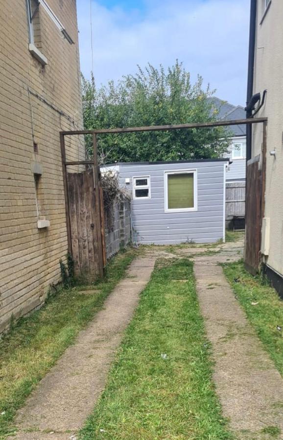 Bournemouth - Self Contained Annex Appartement Buitenkant foto
